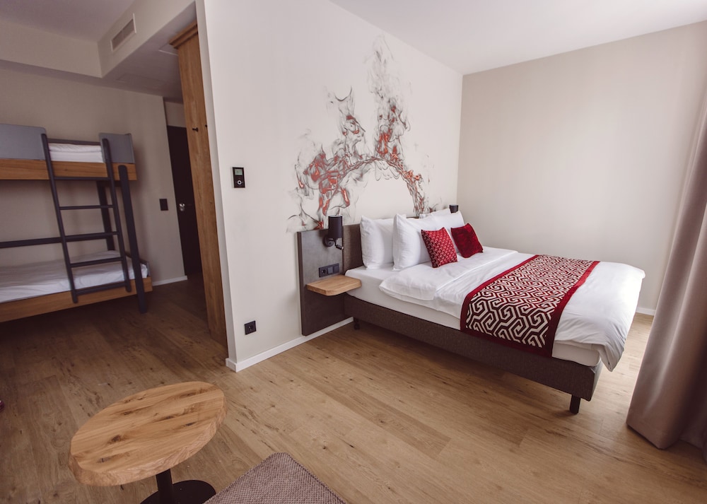 hotel libertas elements pure