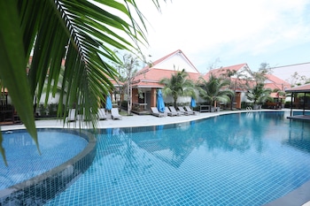 sea breeze hotel and villa