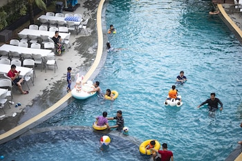 sea breeze hotel and villa