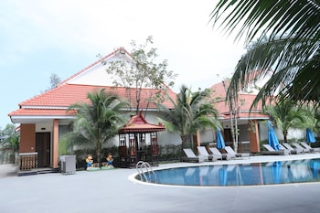sea breeze hotel and villa