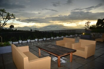 greenhill mountain view villa 8 br with heated private pool