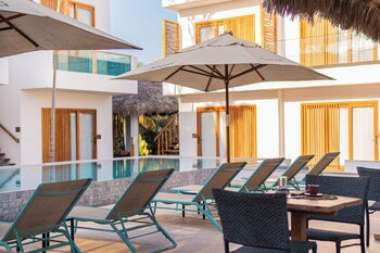 mikiki lifestyle hotel