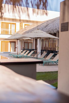 mikiki lifestyle hotel