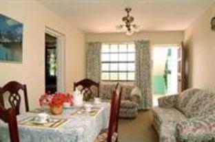 Shonlan Inn And Apartments,Charnocks>>Barbados,3 star