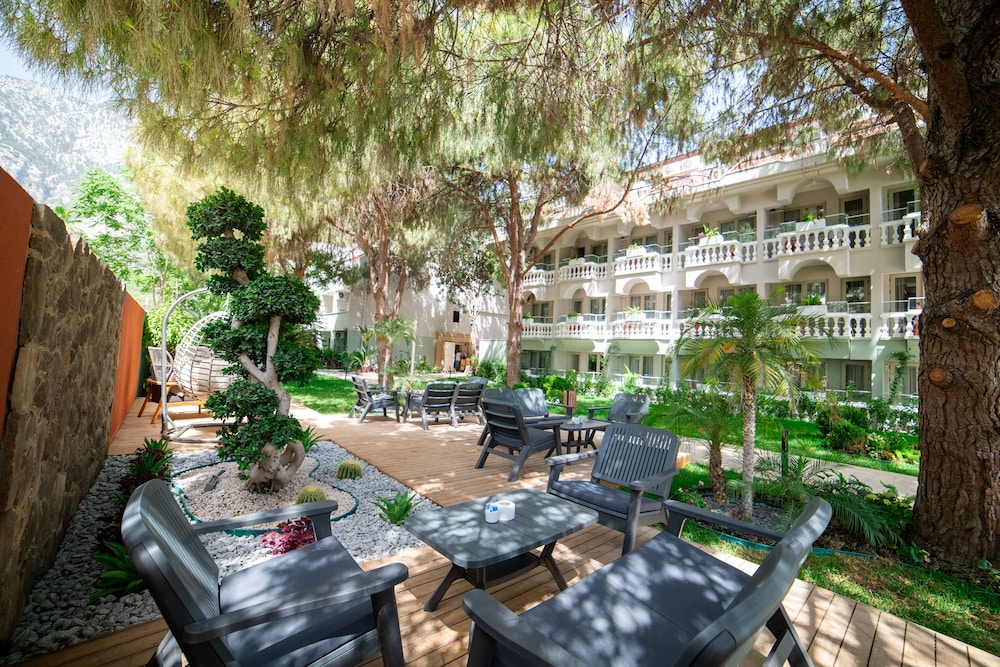 rose garden premium hotel