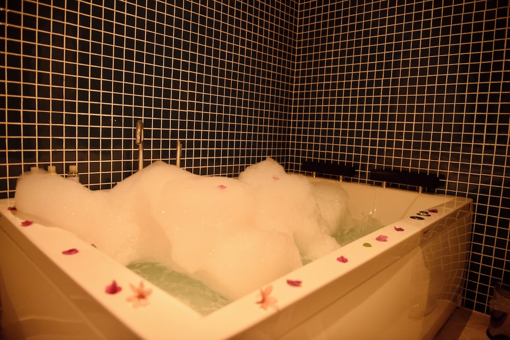 rose garden premium hotel