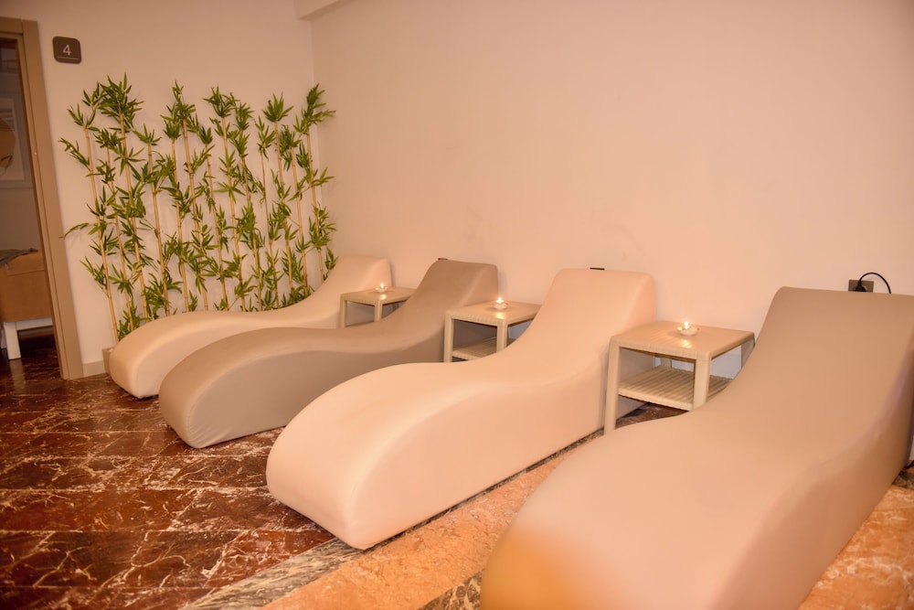 rose garden premium hotel