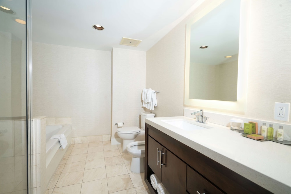 doubletree resort and spa by hilton ocean point n miami beach