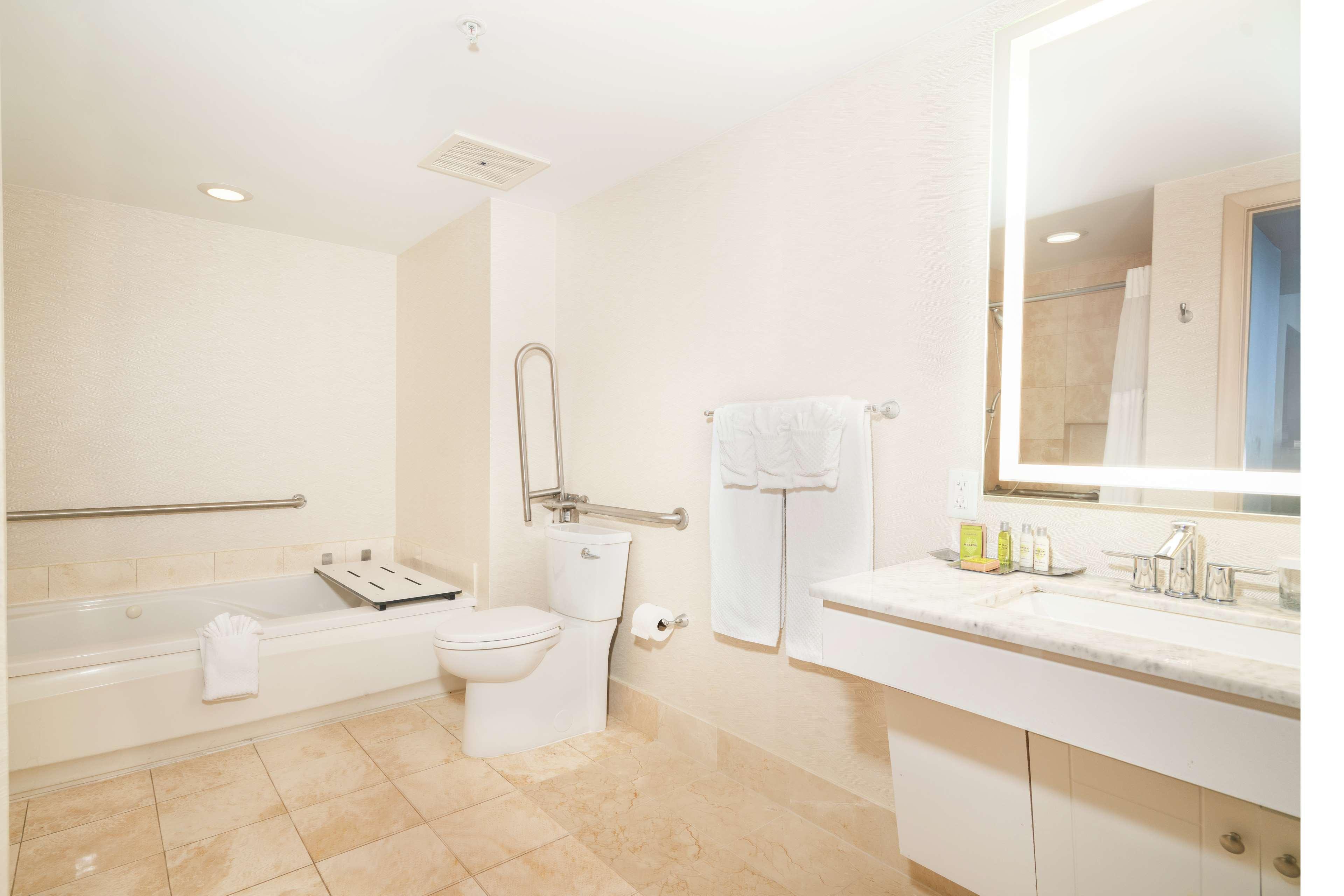 doubletree resort and spa by hilton ocean point n miami beach