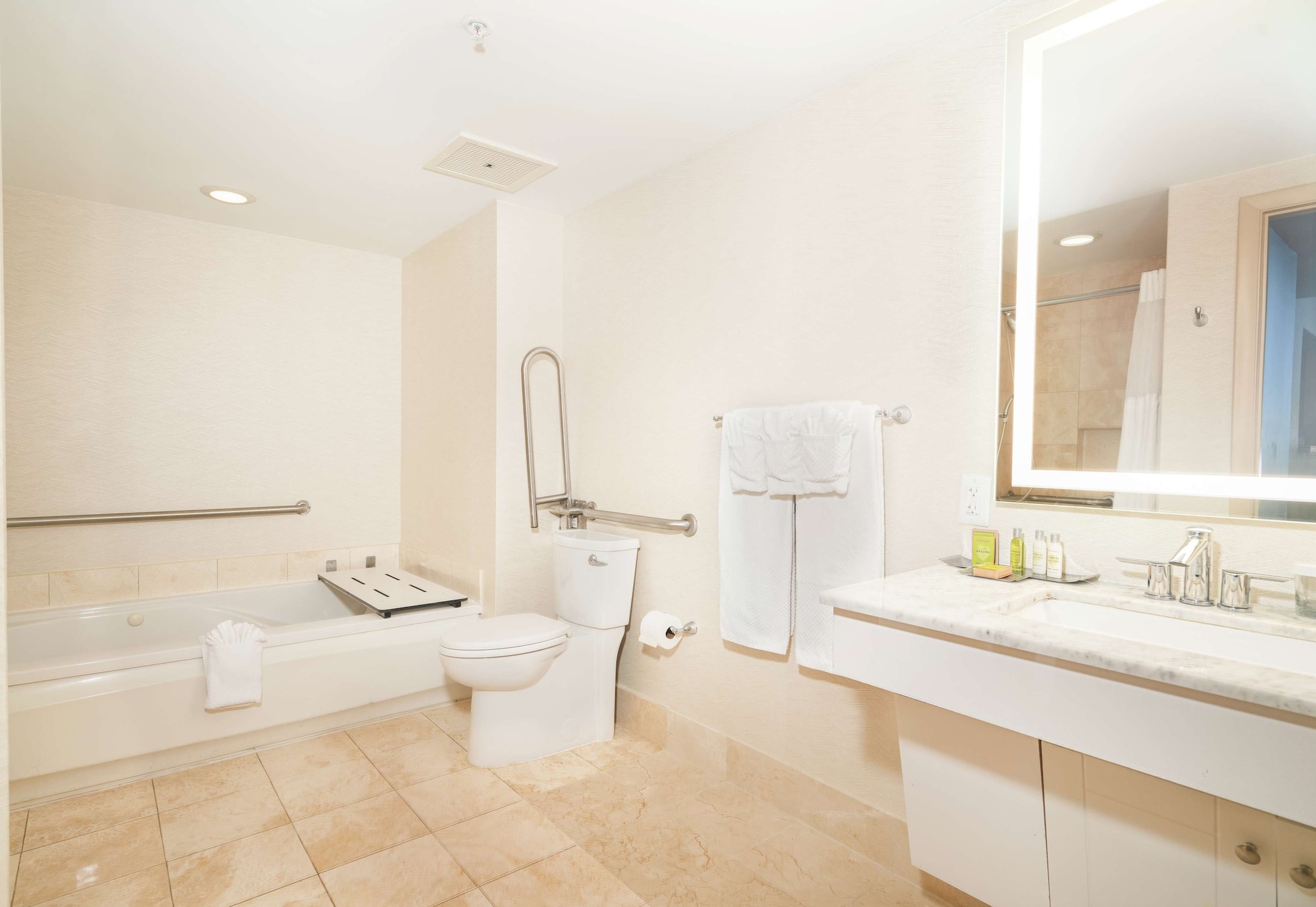 doubletree resort and spa by hilton ocean point n miami beach