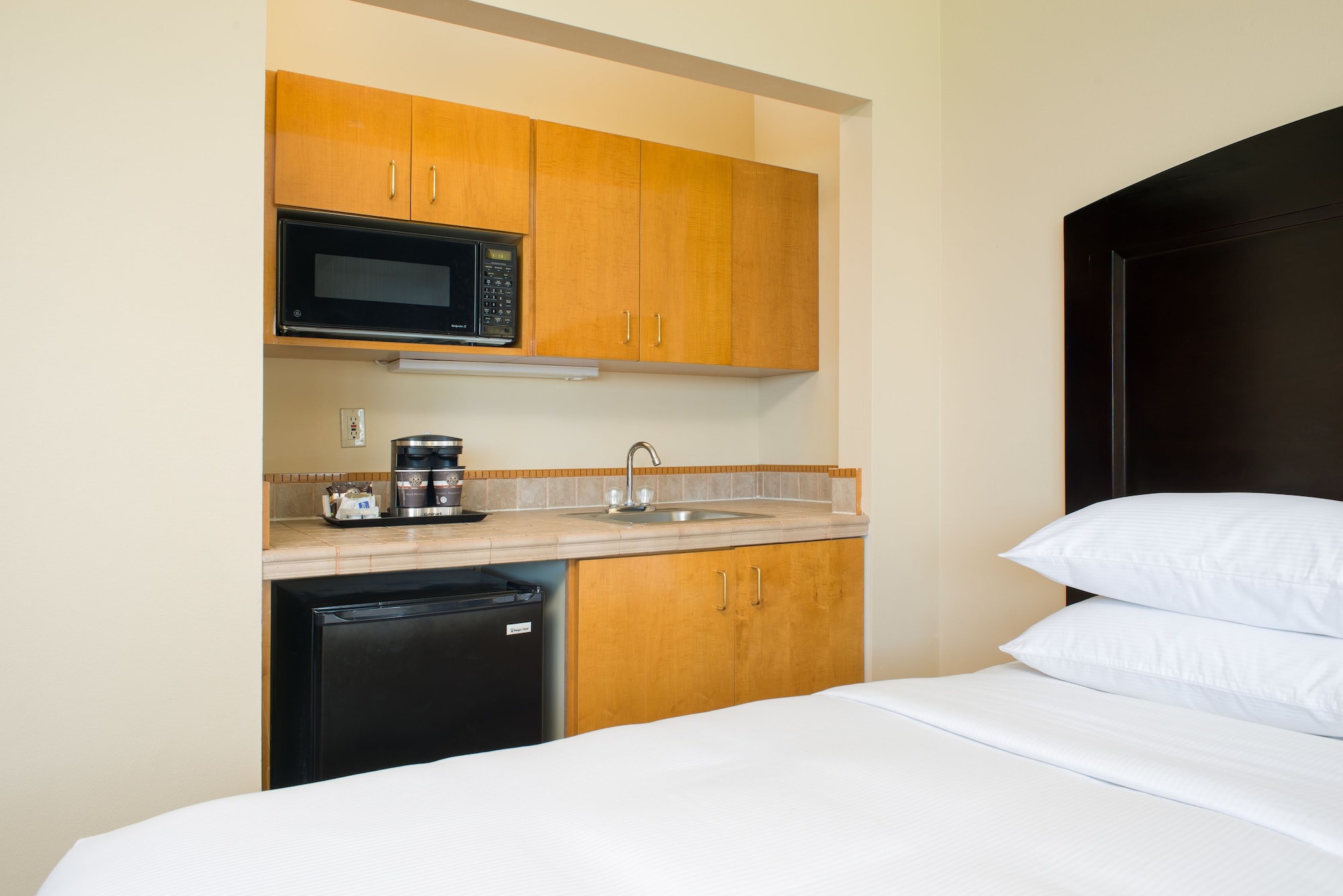 doubletree resort and spa by hilton ocean point n miami beach