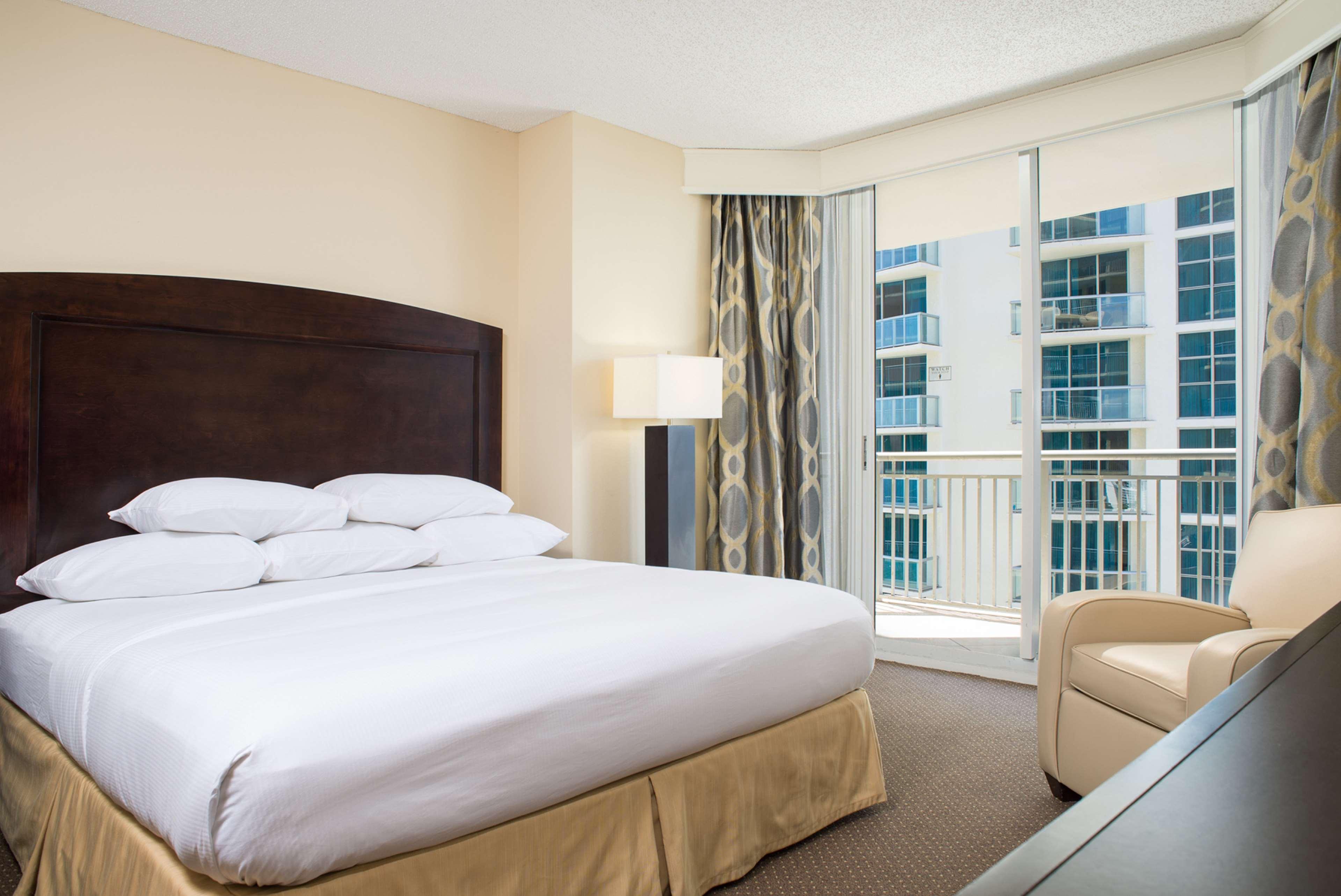 doubletree resort and spa by hilton ocean point n miami beach
