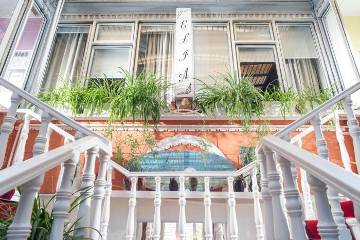 elia boutique hostel