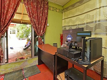 oyo 90664 rabi hotel