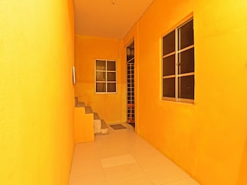 oyo 90664 rabi hotel