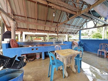 oyo 90664 rabi hotel