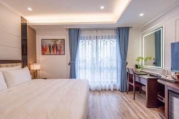 reyna luxury hotel