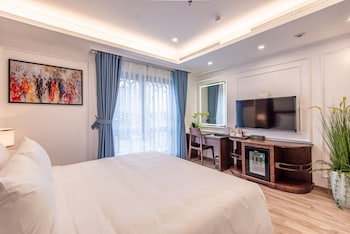 reyna luxury hotel