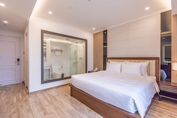reyna luxury hotel
