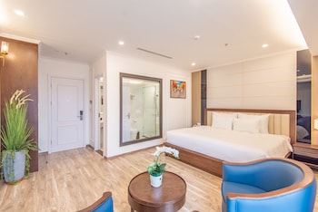 reyna luxury hotel