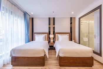 reyna luxury hotel