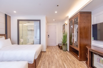 reyna luxury hotel