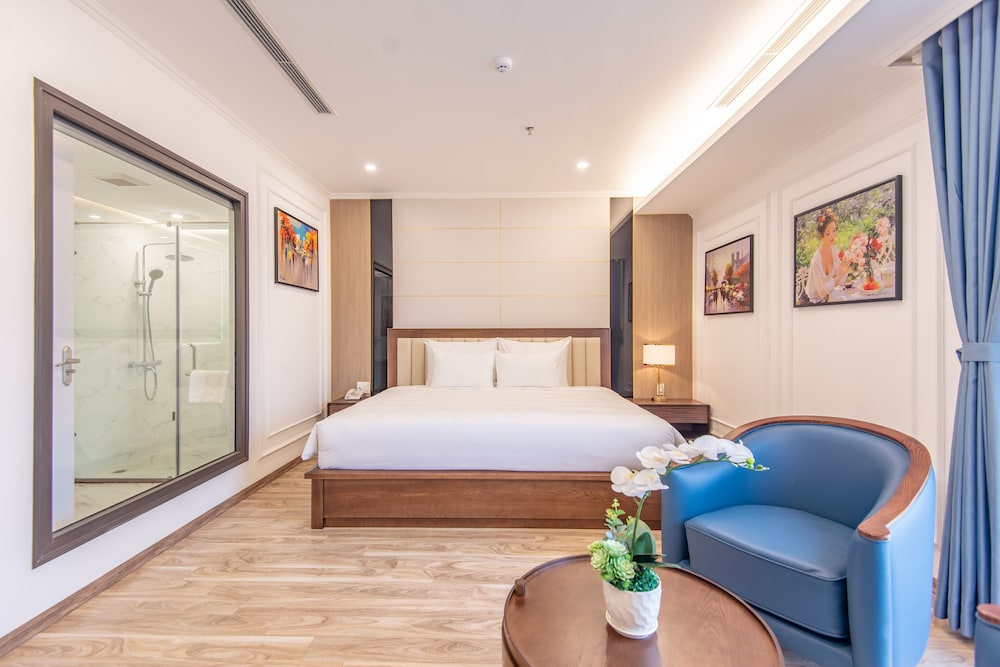 reyna luxury hotel