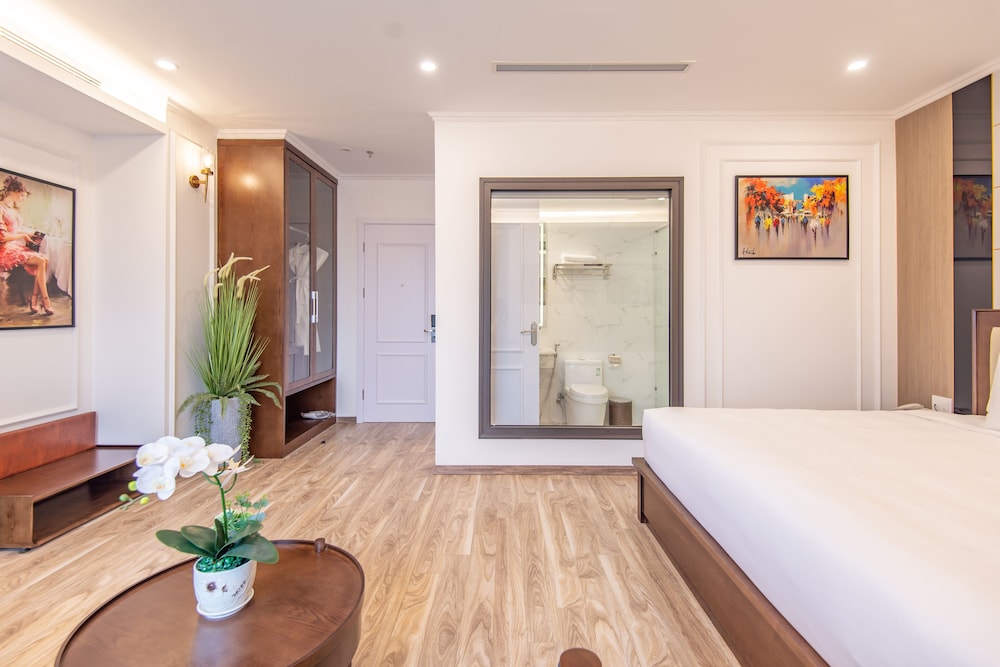 reyna luxury hotel