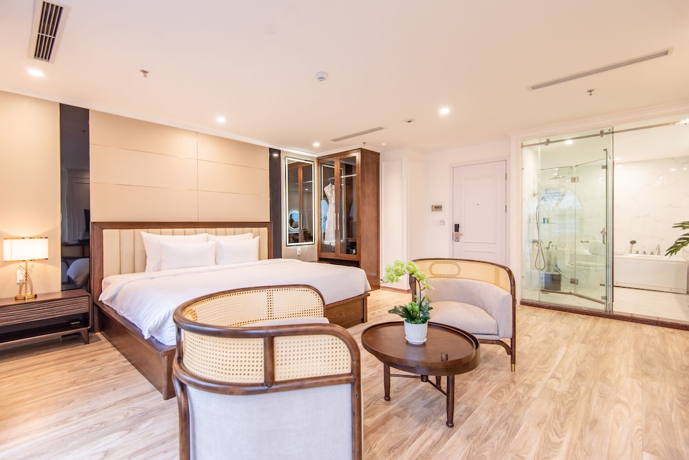 reyna luxury hotel