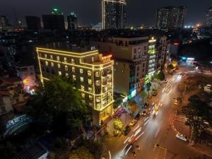 reyna luxury hotel