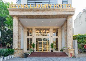 reyna luxury hotel