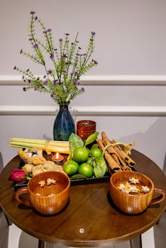 reyna luxury hotel