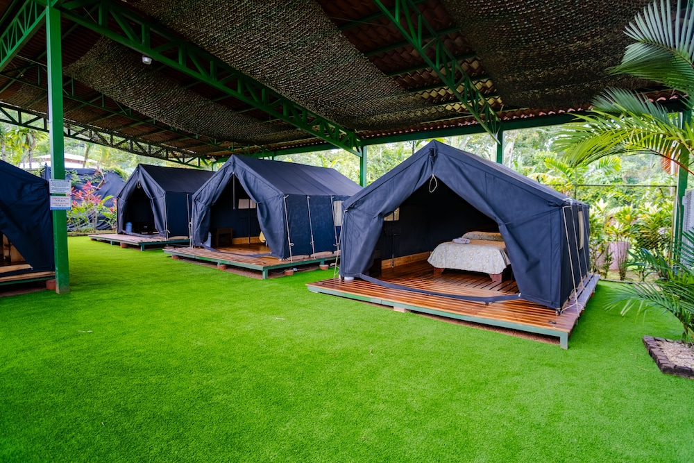 arenal backpackers resort