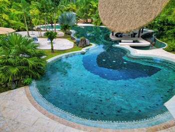 arenal backpackers resort