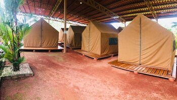 arenal backpackers resort