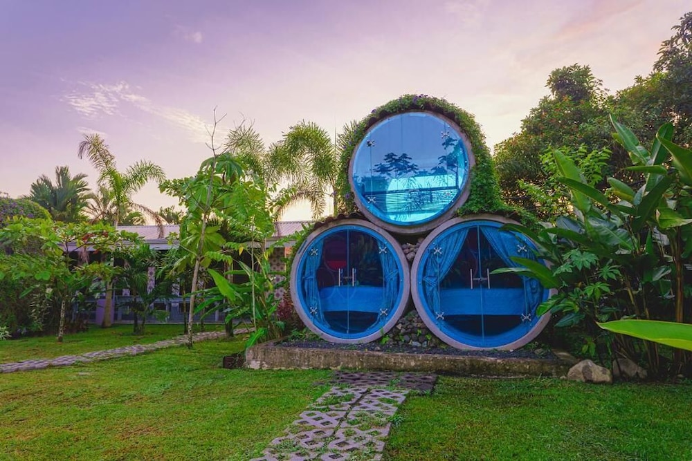 arenal backpackers resort