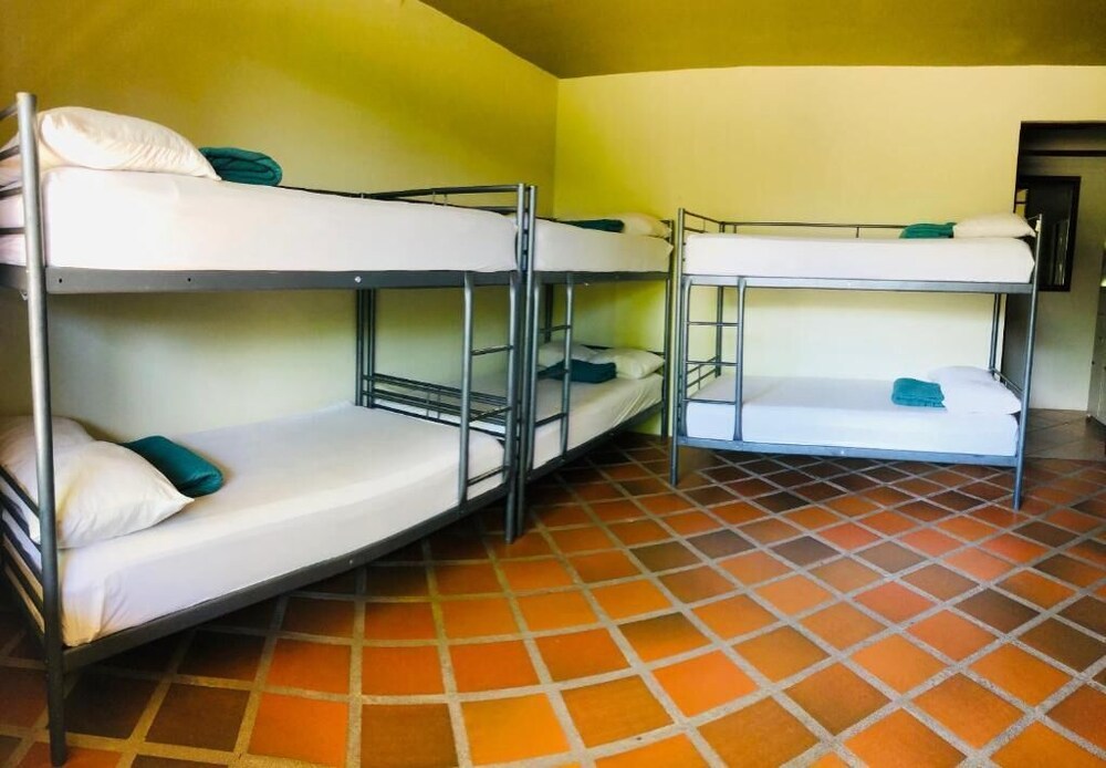 arenal backpackers resort