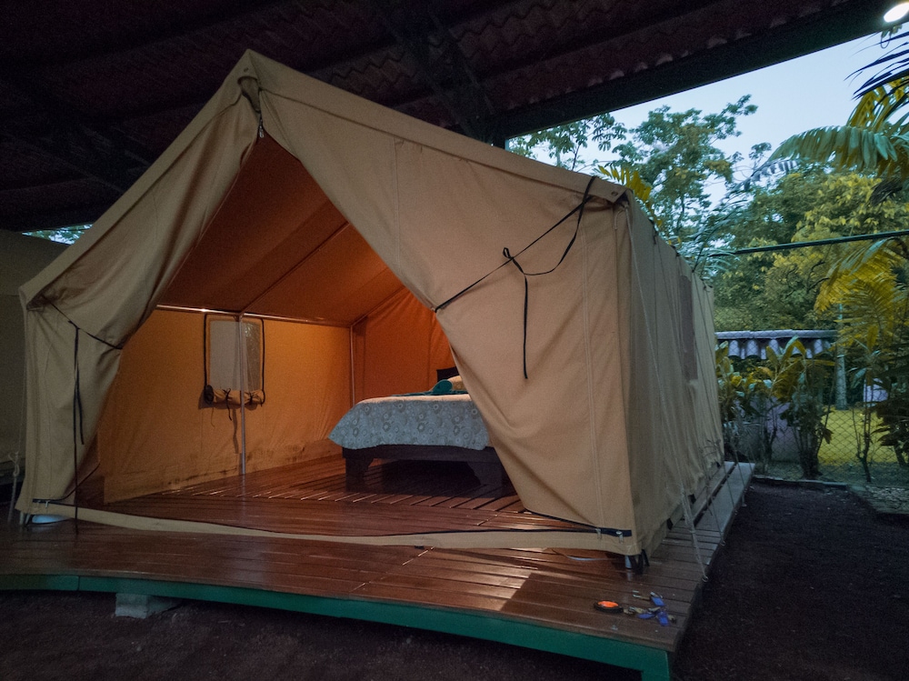 arenal backpackers resort