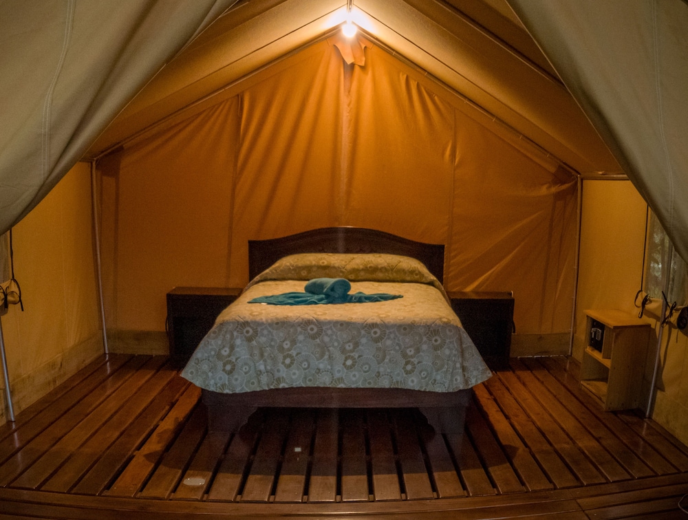 arenal backpackers resort