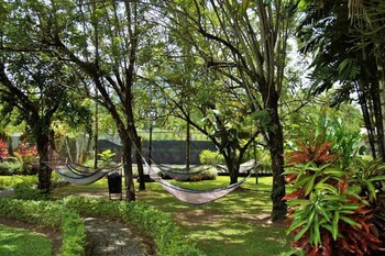 arenal backpackers resort