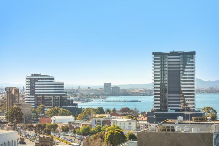 holiday inn and suites geelong an ihg hotel