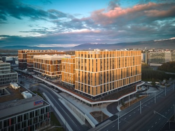 adina apartment hotel geneva