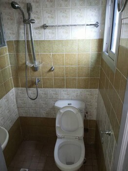 remarkable 1 bedroom flat in bonaberie ancienne