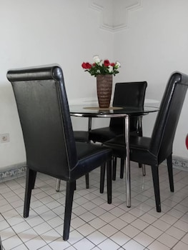 beautiful appartement 2 beds 2 toilets kitchen