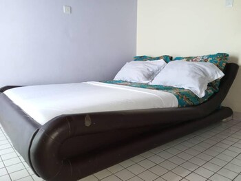beautiful appartement 2 beds 2 toilets kitchen