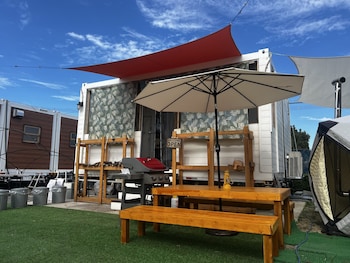 glamping village leaf