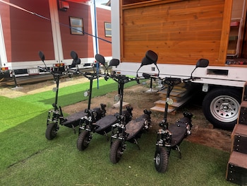 glamping village leaf