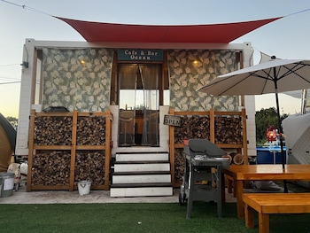 glamping village leaf