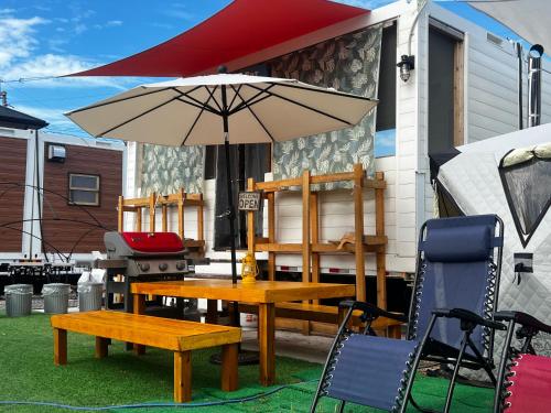 glamping village leaf