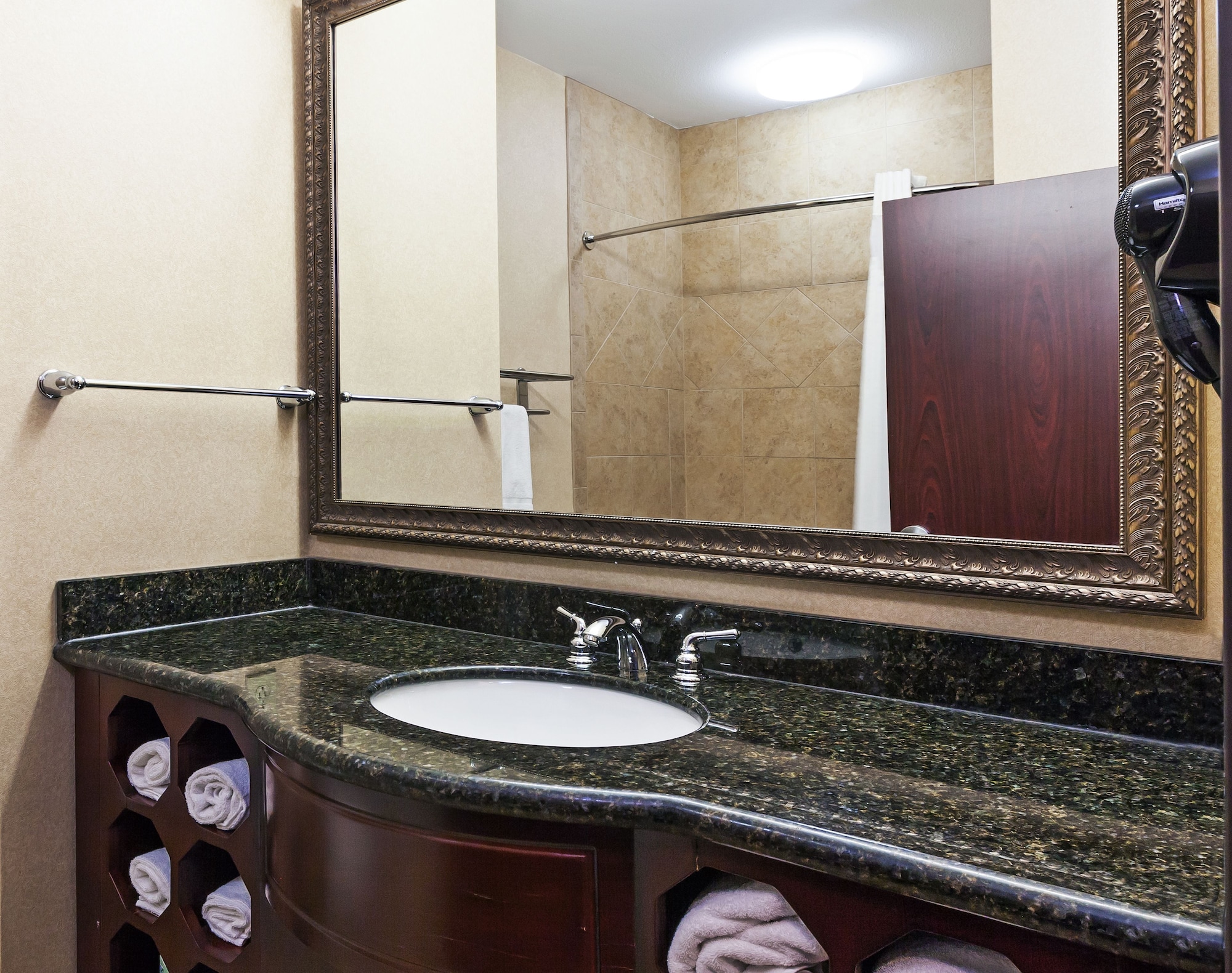 holiday inn express and suites henderson by ihg